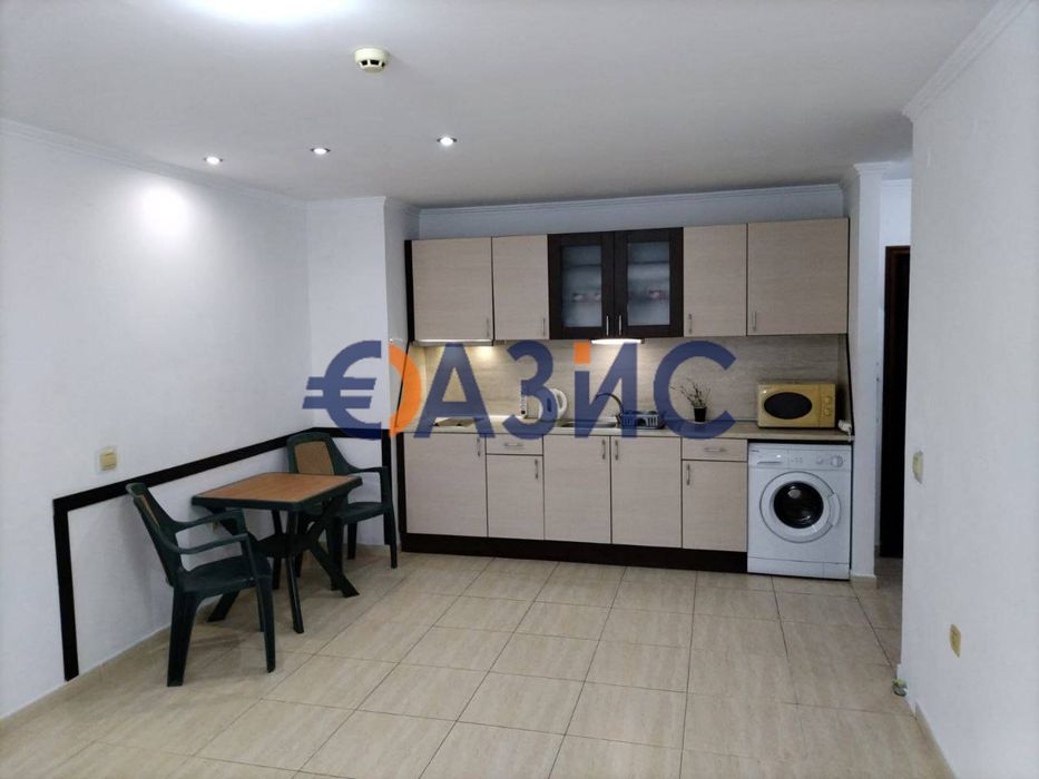 Продава се Двустаен апартамент в Свети Влас - 54 кв.м за 812 €/кв.м - Снимка #3