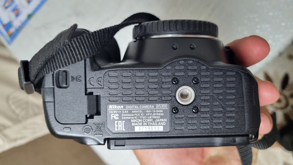 Продам nikon d 5300 body