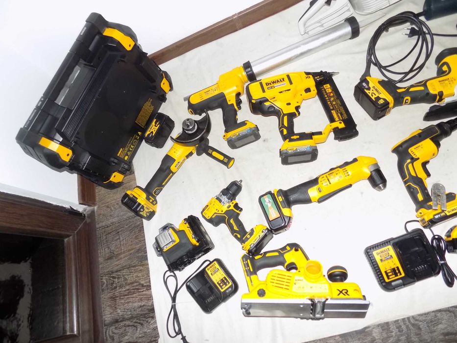 Pistol cuie DeWalt DCN 680 , Stihl MS 201 C , scule Bosch