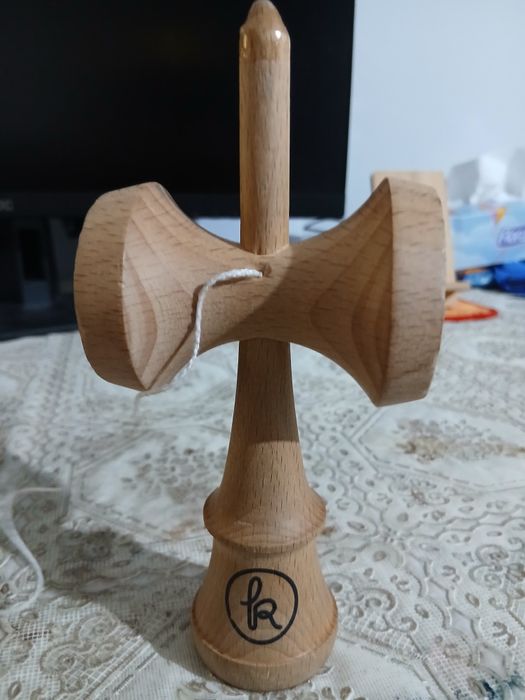 Vând Kendama Europe Play One