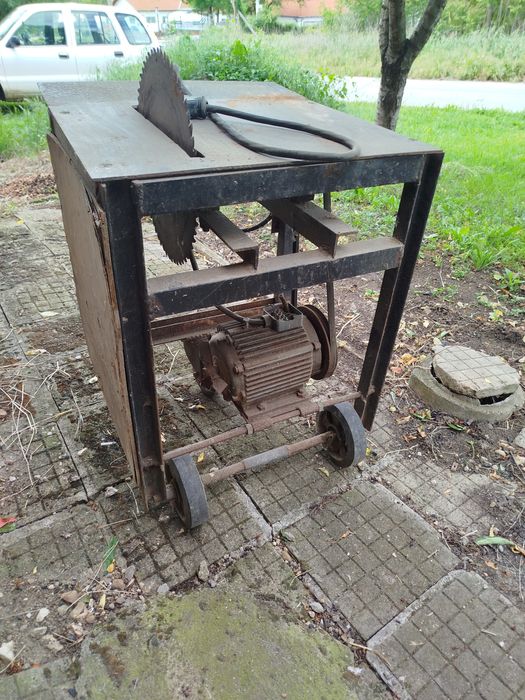 Циркуляр.    Трифазен