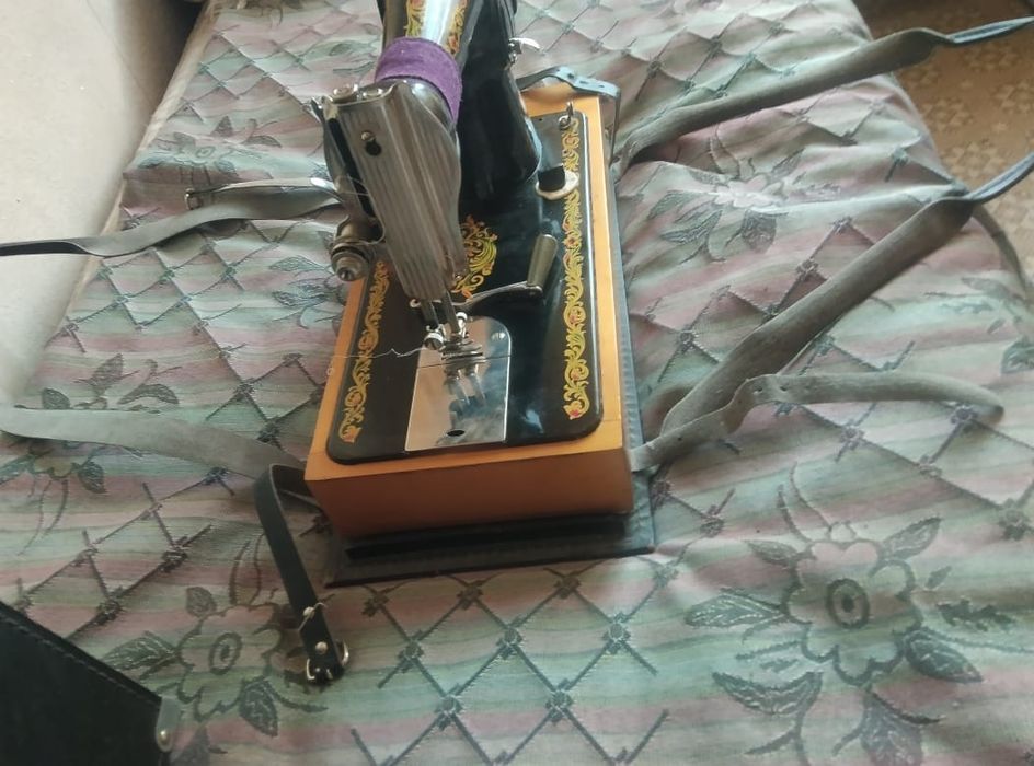 Продам швейную машинку ручную