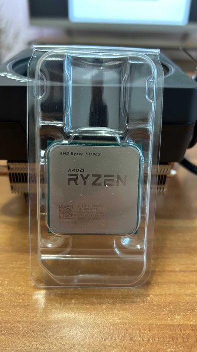 Processor AMD Ryzen 7 1700X CPU + Cooler