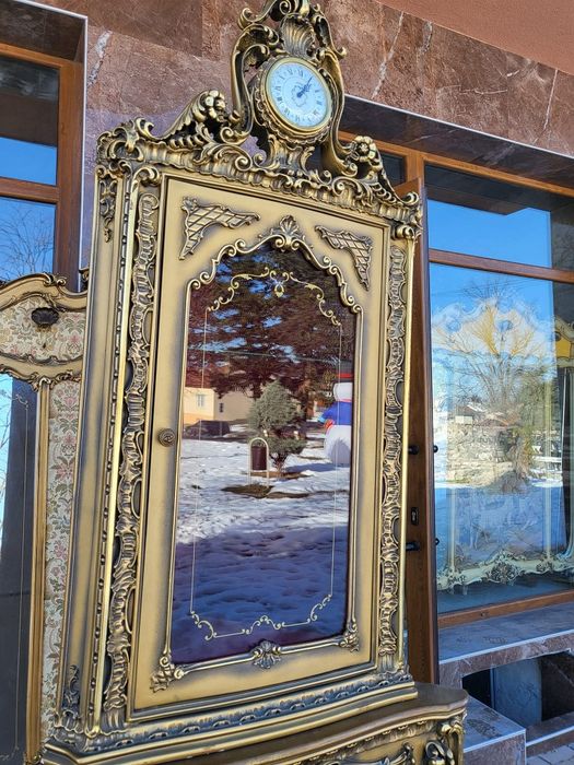 Старинна витрина/камина