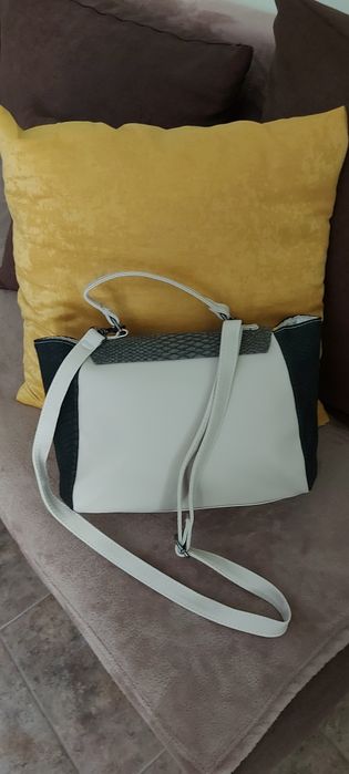 Дамска Чанта естеснвена кожа