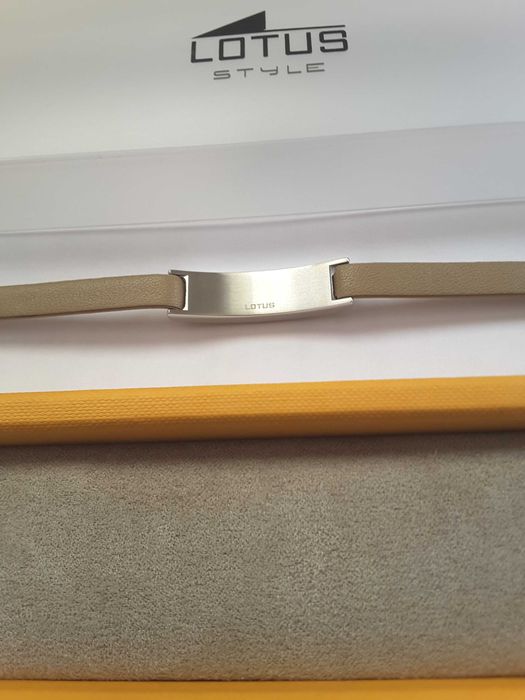 Мъжка гривна от естествена кожа и стомана Lotus