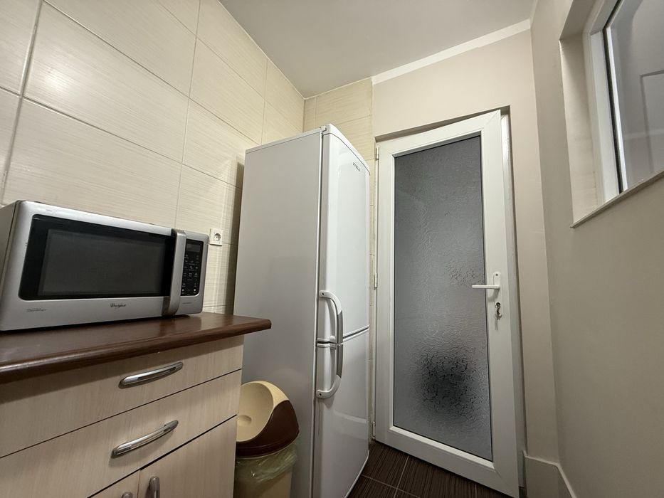 Proprietar inchiriez pe termen lung garsoniera Baba Novac Lidl