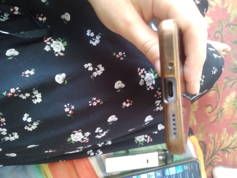 Продам смартфон Android 12