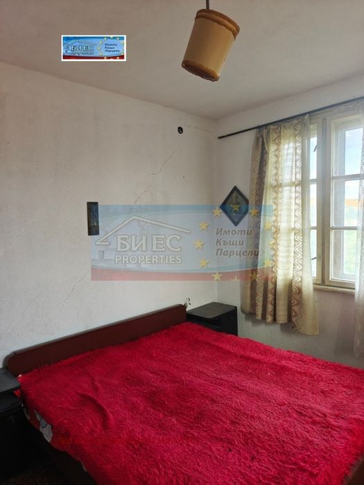 Къща в с. Лобош 157 м² и двор 990 м²