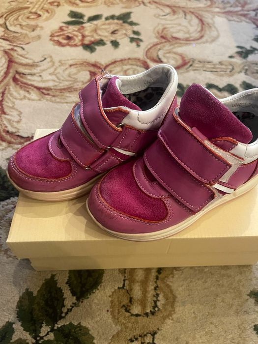 Продаются детские ботинки