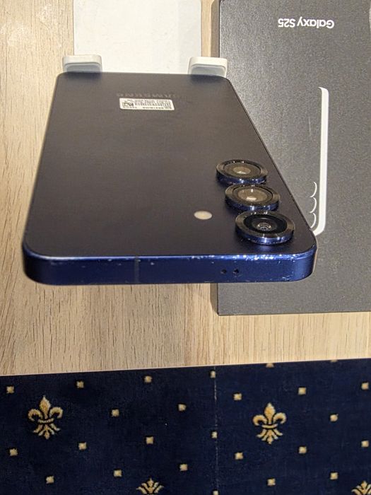 Samsung Galaxy S25 256GB Navy - Piata Romana