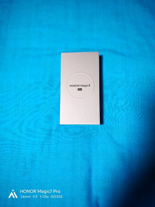 Honor Megic 8 Pro -rom512 ram-12 / color-Black. Model-Bkq-n 49. Гаранция до 02.2028.година.