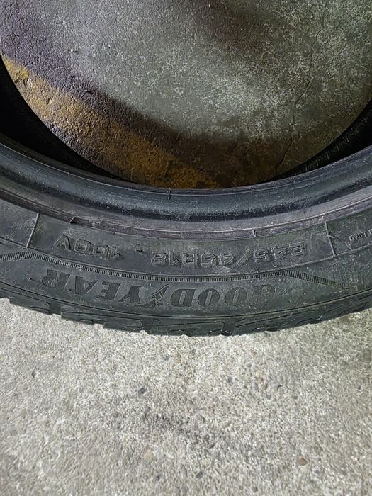 4 anvelope 245 45 R 18 Goodyear iarna
