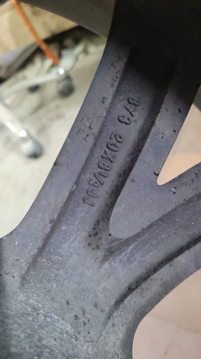 Продам комплект колес r20