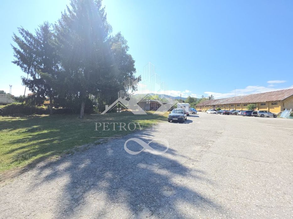 Склад в Пазарджик, област-гр.Велинград площ 1650 цена 1599000