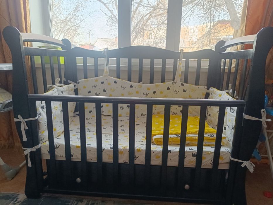 Детская кроватка