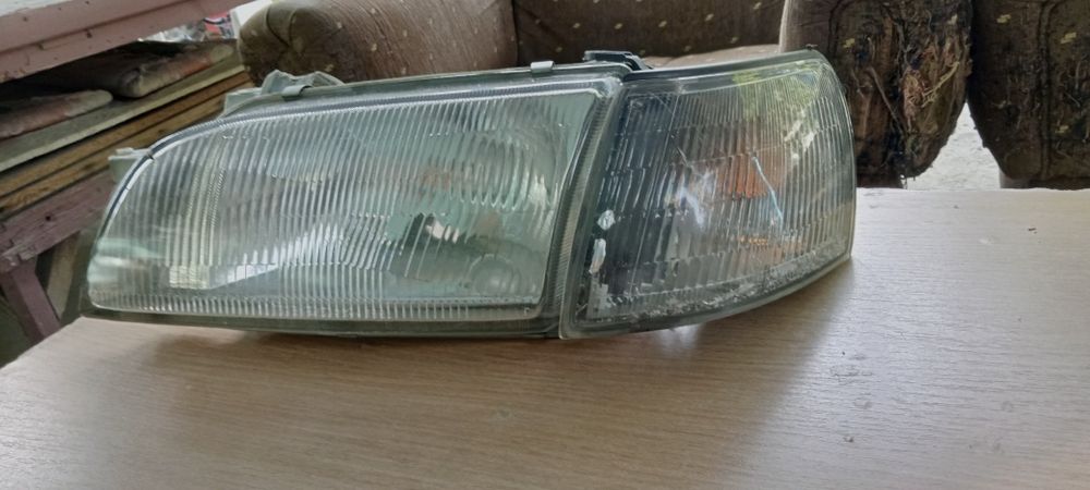 Фары на toyota corolla 100 ка.