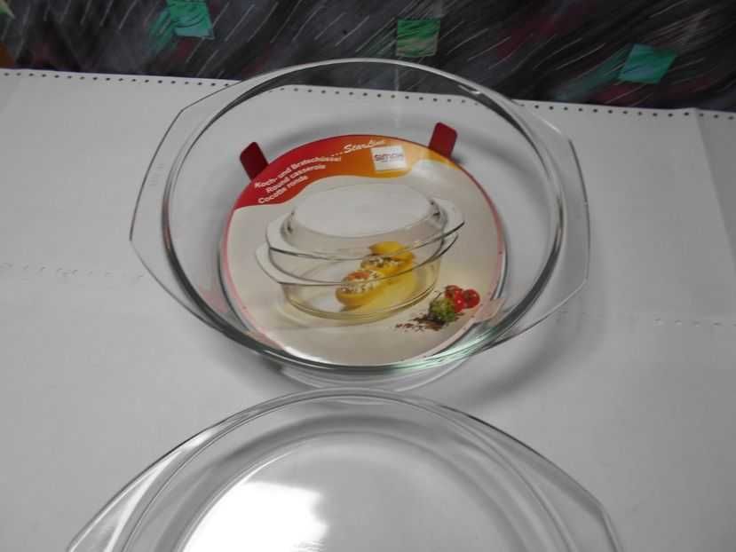 Vas yena sticla termorezistenta Star Line cu capac 2,5 litri