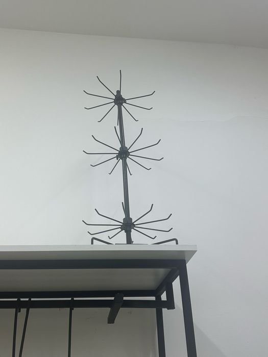 Продам стеллажы для магазина одежы