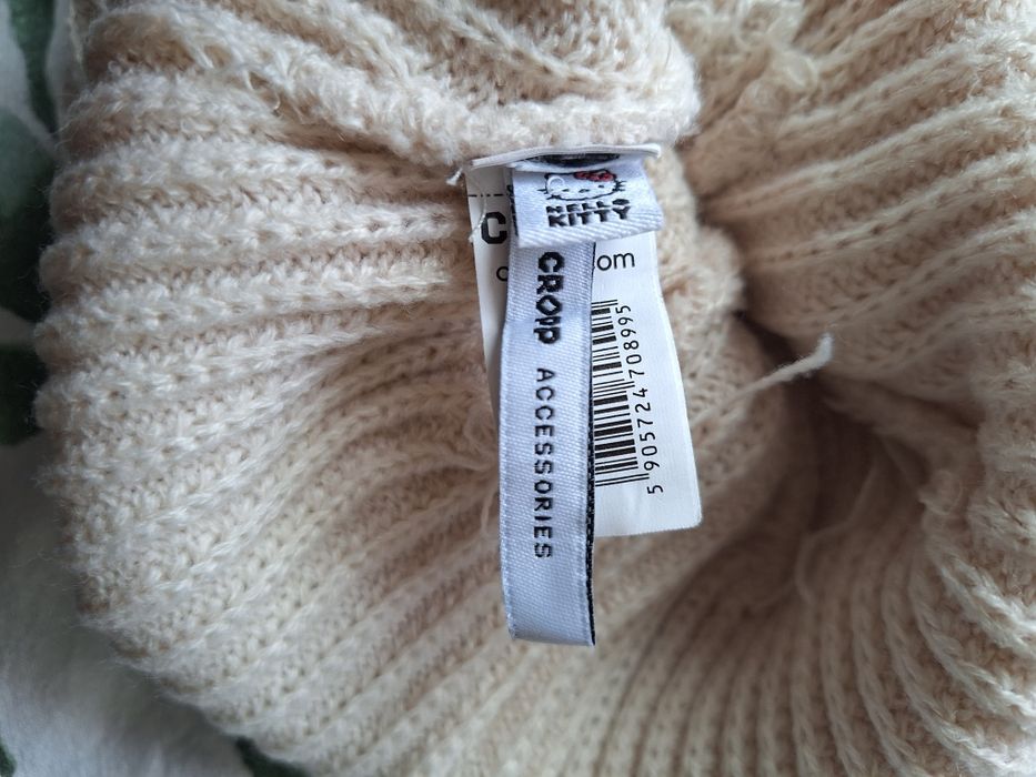 Шапка на Hello Kitty от Cropp