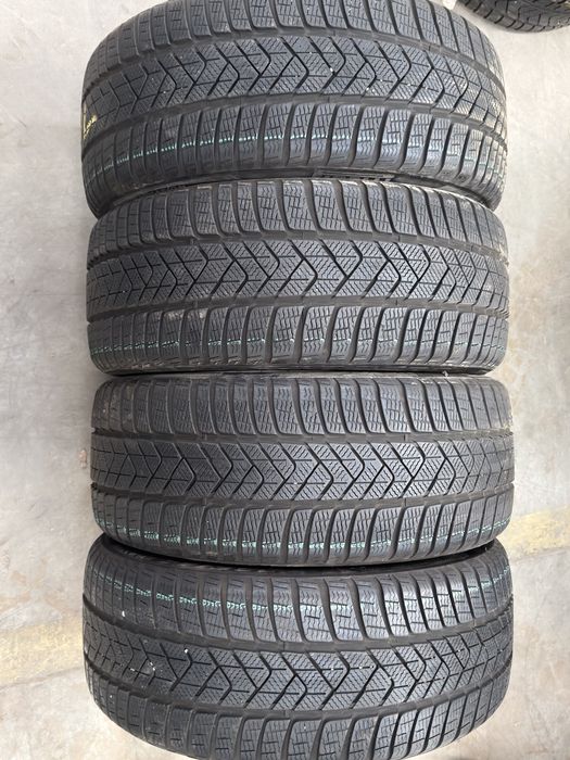 Vand 4 anvelope 235/45/18 pirelli de iarnă ca noi