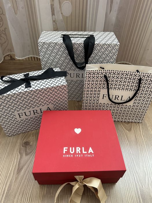 Маркови подаръчни хартиени торбички, кутии Pinko, Furla, Coach 100% оригинал