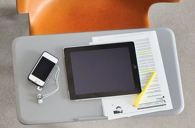 scaun conferinta cu măsuță marca Nod