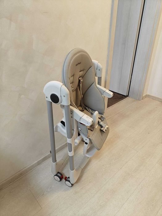 Scaun de masa bebelusi Peg Perego