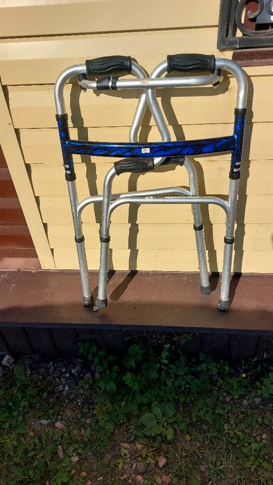 Ходунки для поддержки