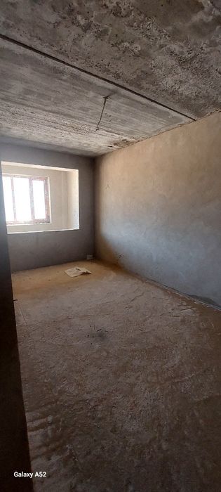 Продается квартира 3 комнатная. 85 КВ/м  (1-этаж)