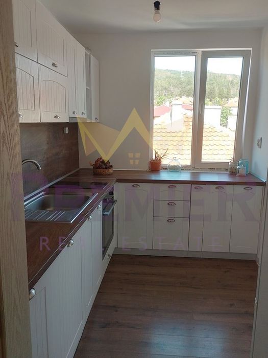 Продава се Етаж от къща в Аксаково - 116 кв.м за 1707 €/кв.м - Снимка #1