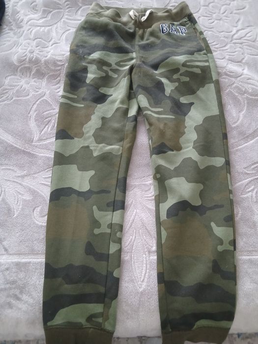 DIferite tipuri de pantaloni la bucata