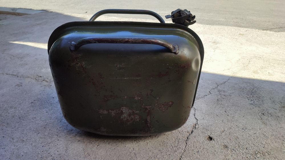 Новая союзная, военная канистра 30- литров.