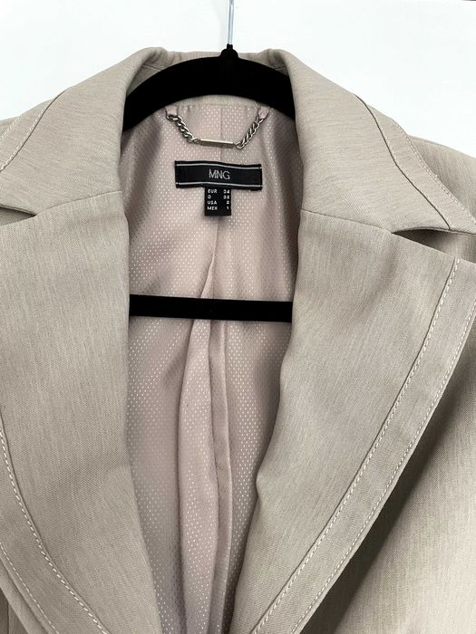 Vand costum de dama Mango, cu sacou si fusta, crem inchis, marime 34/S