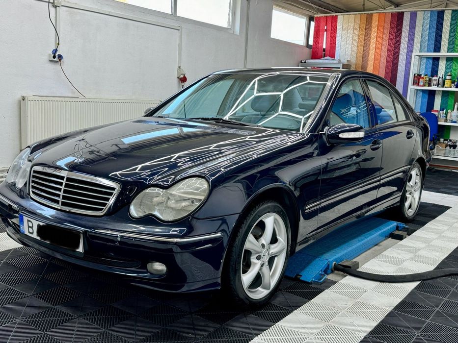 Mercedes-Benz C Mercedes-Benz C240 4MATIC V6 • 134.000 km reali • Piele • BOSE