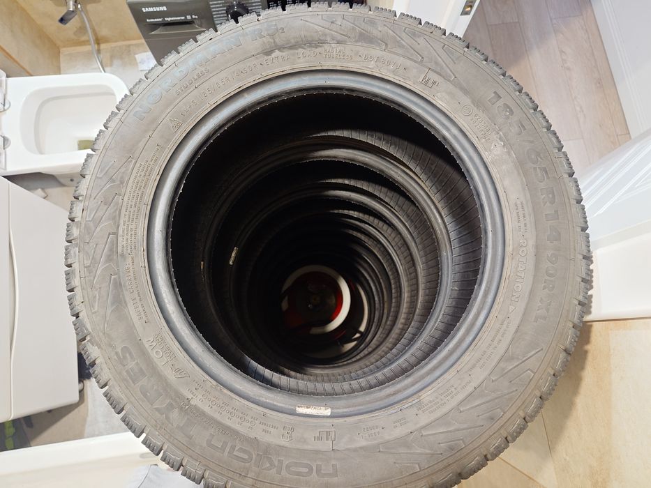 Nokian 185/65/14 зимний