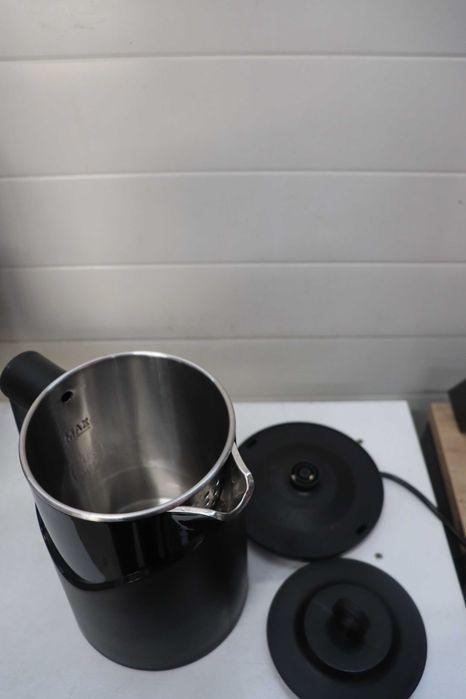 Кана от неръждаема стомана 2200W бързо загряваща, 100% без BPA, 1.7L