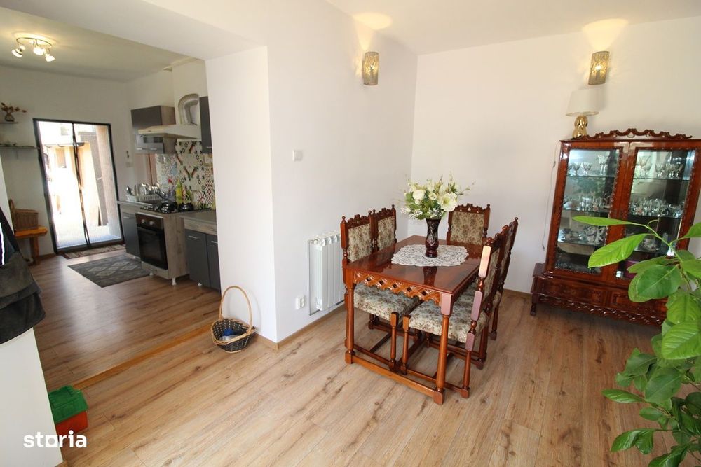 Vând casă P+E în Hunedoara, zona Chizid, teren 713mp, f.s. 17m