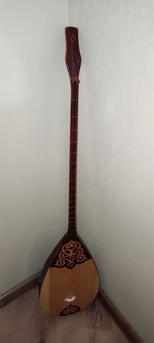 Продам домбру в отличном состоянии