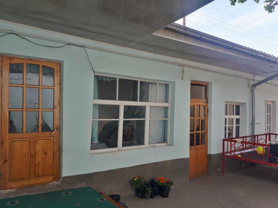 Дом продаётся.  待售房屋