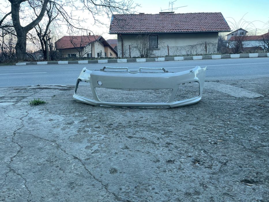 Продавам предна броня за голф 6 r-line