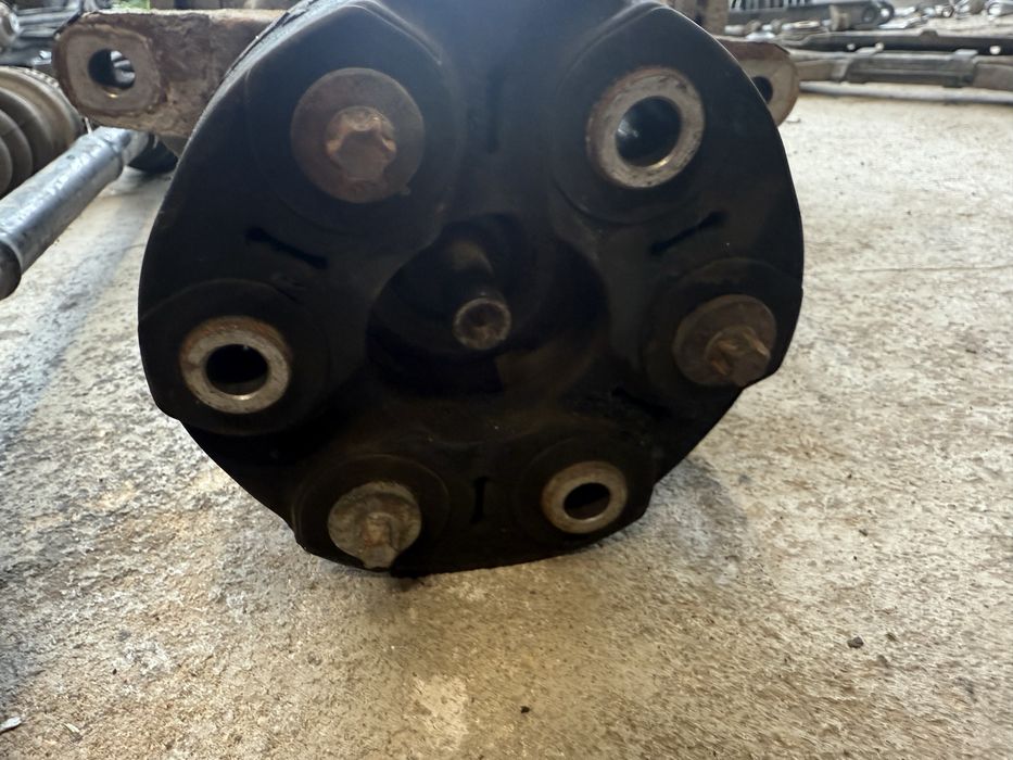 Диференциал 3.15 за е9х с полуоски и карфан