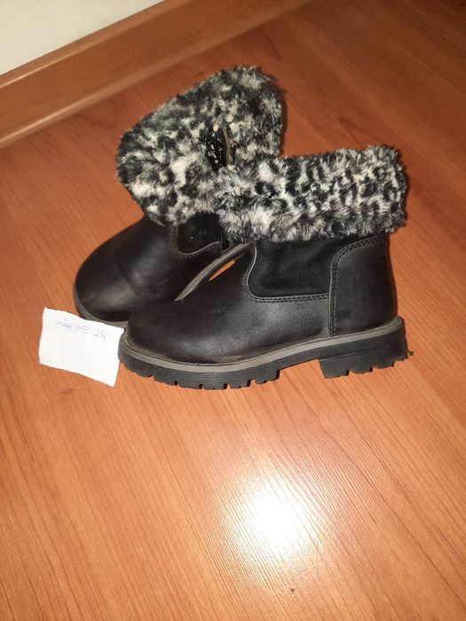 Vând cizmulițe copii