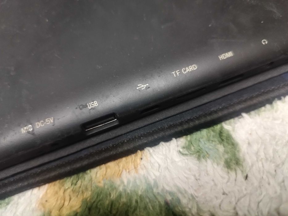 Планшет 10" Elinberg на Win 10 с клавиатурой
