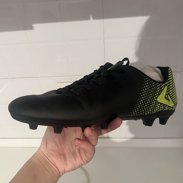 Футбольные бутсы