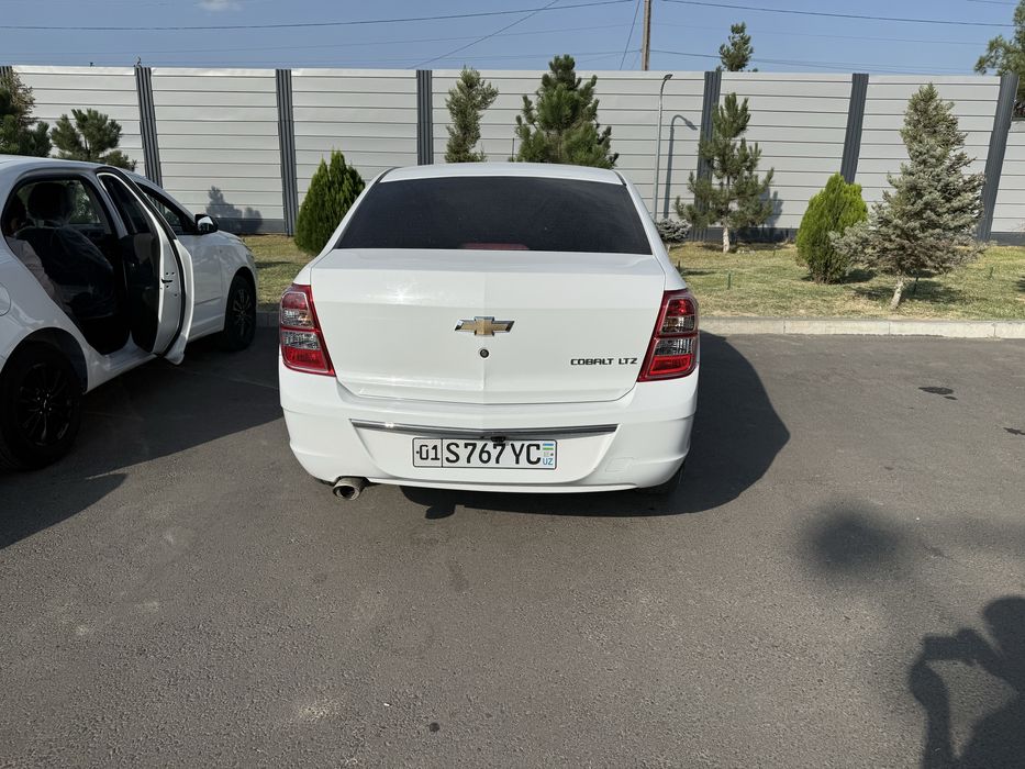 Срочни сотилади.