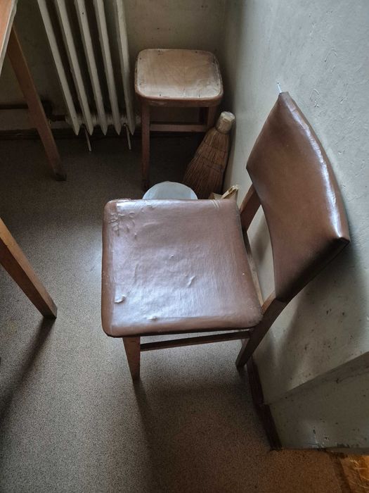 Donez mai multe obiecte de mobila veche. Se ridica din Bucuresti, Drumul Taberei