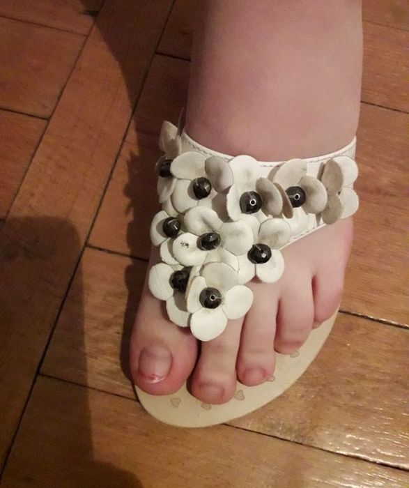 Papuci damă albi