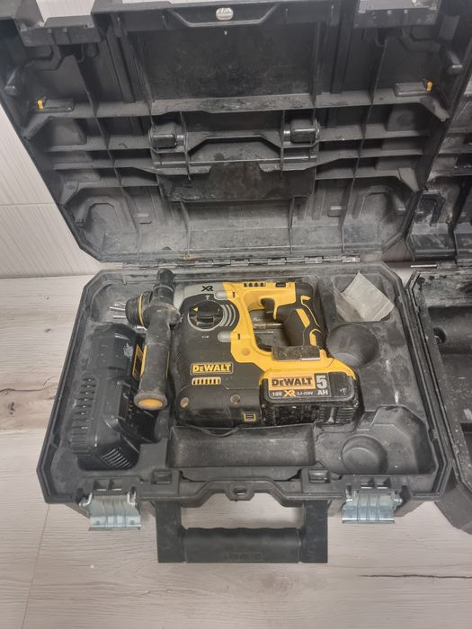 Seturi scule dewalt 18 v