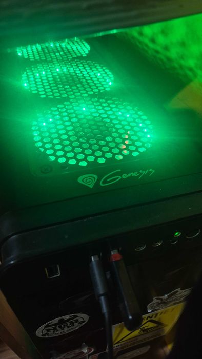 PC Gaming Ryzen 7 + RX 580 + Monitor 240Hz – Funcțional + Periferice